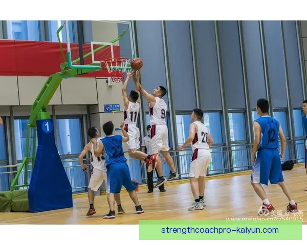 卡瓦尼近期表现持续回暖，比赛影响力逐渐显现与球队默契增强