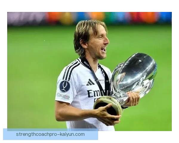 恩里克与球员关系分析：如何构建团队合作与信任。